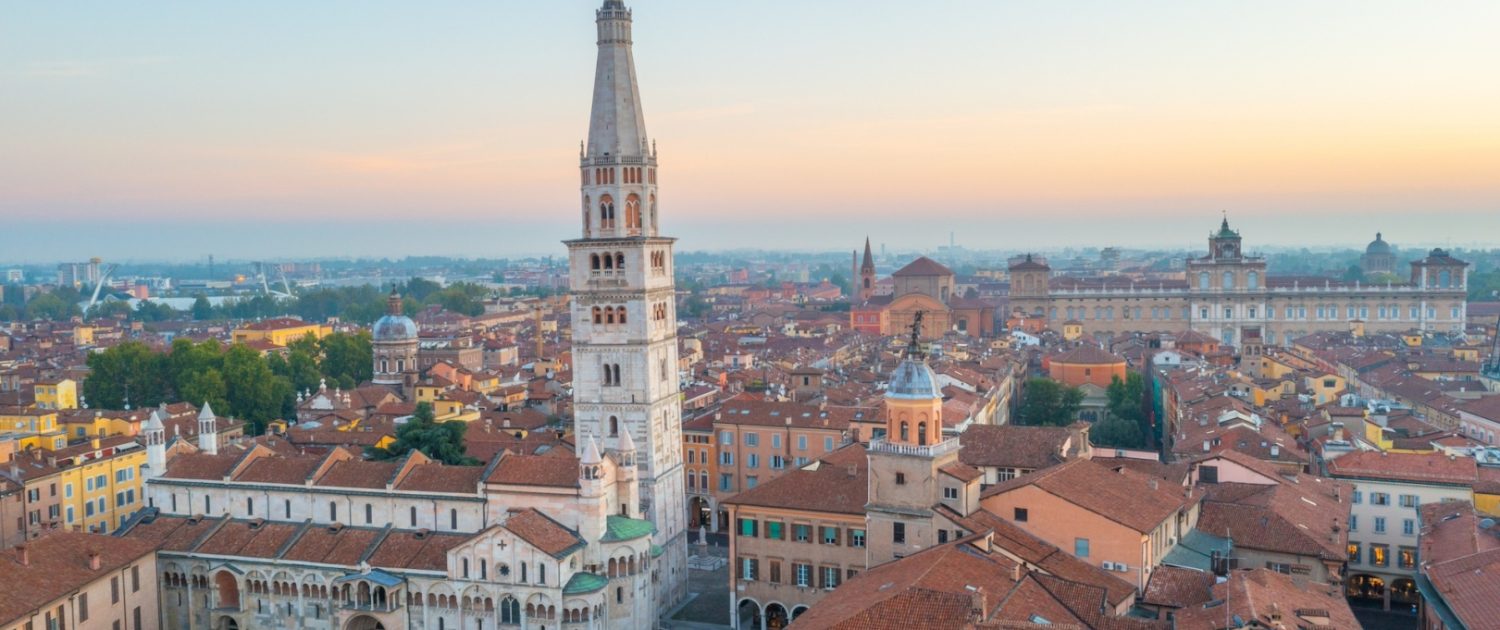 Modena, città di monumenti, gastronomia e automobili