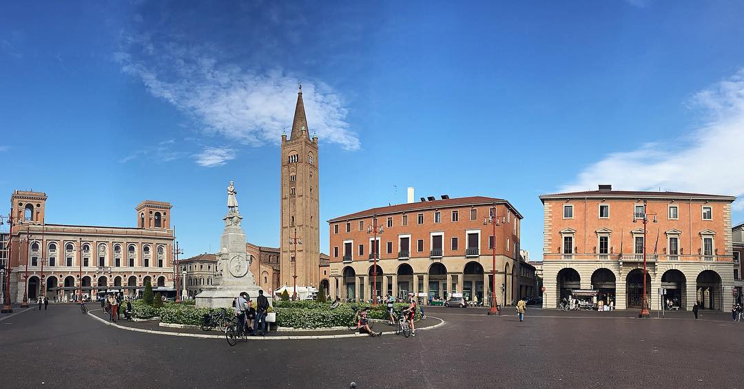 Piazza-Saffi-Forlì